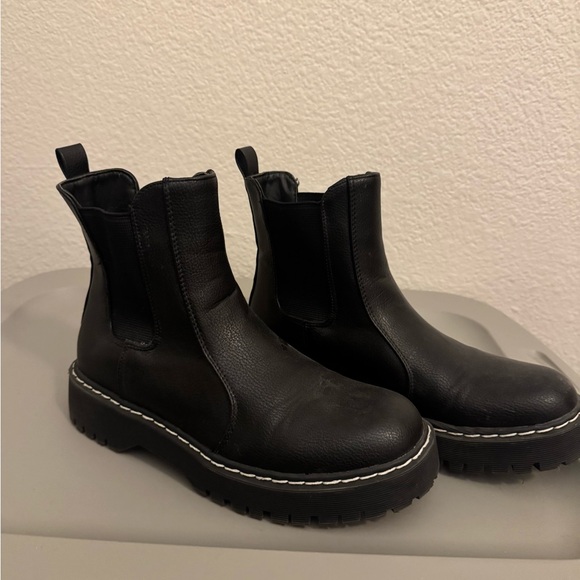 Sincerely Jules Black Ankle Boots - Picture 1 of 4